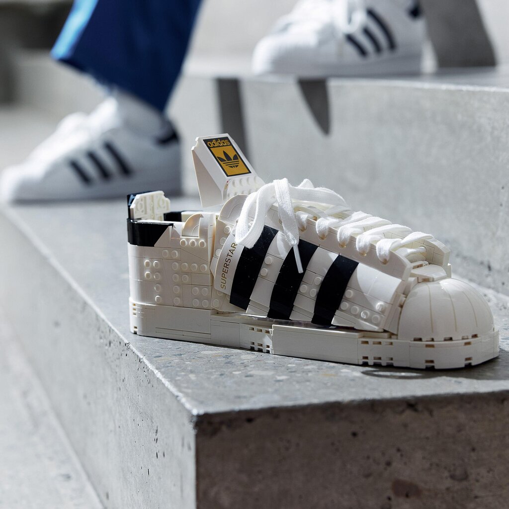 10282 LEGO® Creator Adidas Originals Superstar цена и информация | Konstruktoriai ir kaladėlės | pigu.lt