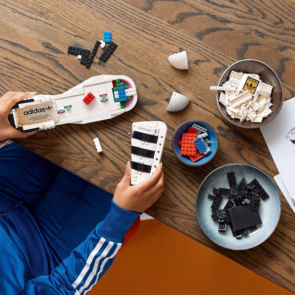 10282 LEGO® Creator Adidas Originals Superstar цена и информация | Konstruktoriai ir kaladėlės | pigu.lt