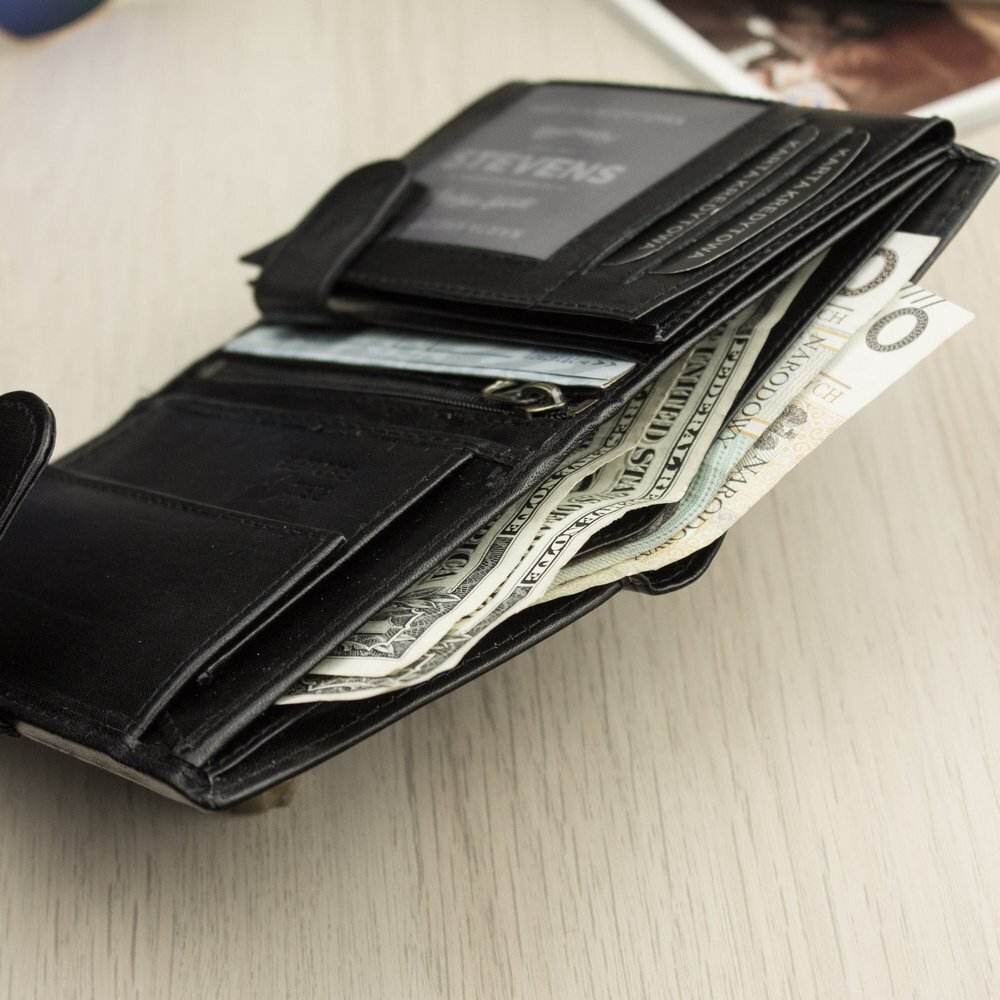 Vyriška odinė piniginė Stevens su RFID apsauga juodos spalvos kaina ir informacija | Vyriškos piniginės, kortelių dėklai | pigu.lt