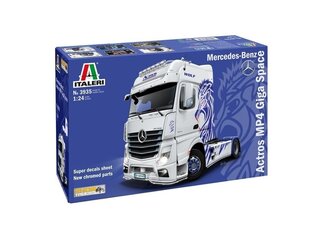 Конструктор Italeri - Mercedes Benz Actros MP4 Giga Space, 1/24, 3935 цена и информация | Конструкторы и кубики | pigu.lt