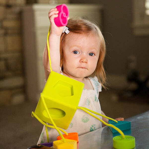 Atradimų kubas Oombee kaina ir informacija | Žaislai kūdikiams | pigu.lt