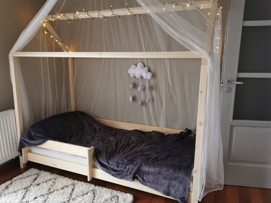 Vaikiška lova namelis SofiHouse R28, 200x80 cm, Nedažyta kaina ir informacija | Vaikiškos lovos | pigu.lt