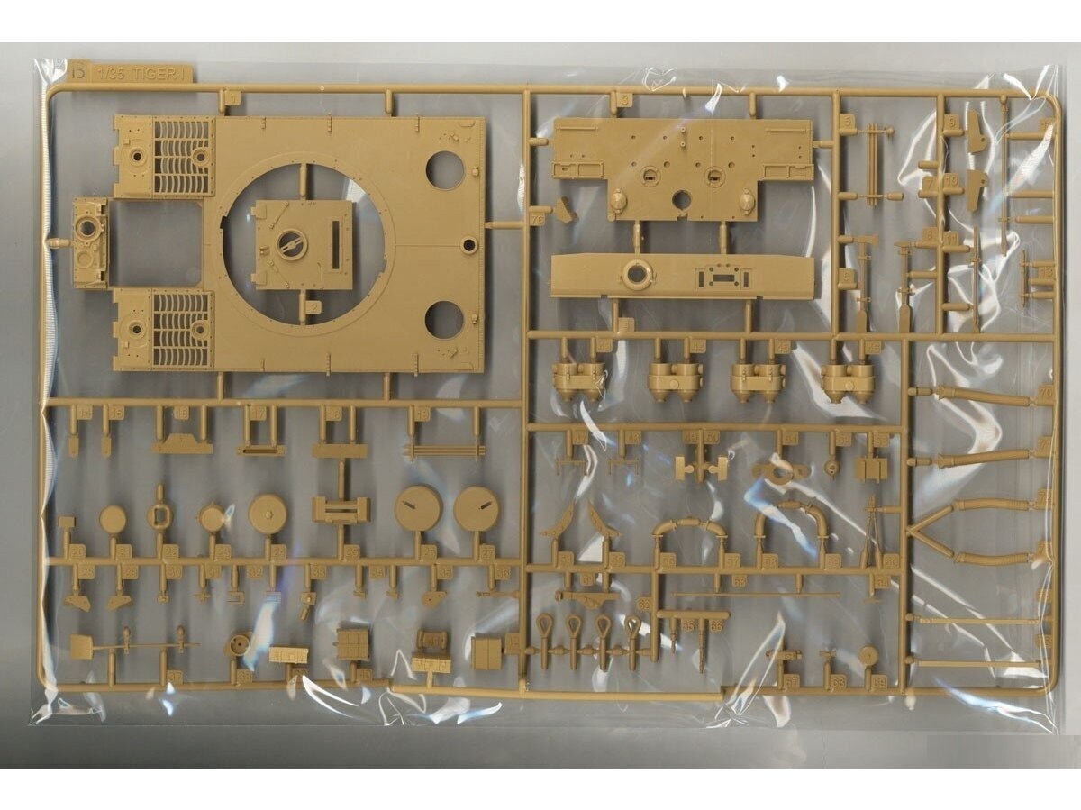 Plastikinis surenkamas modelis Tiger I Initial Production Early 1943, 1/35, RFM-5075 kaina ir informacija | Konstruktoriai ir kaladėlės | pigu.lt