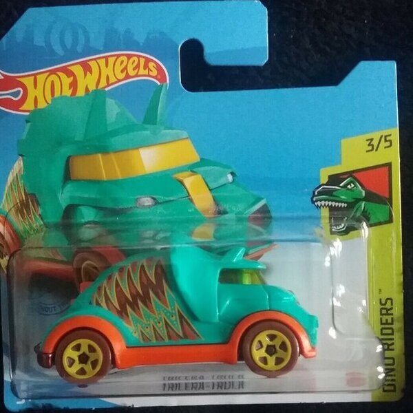 hot wheels tricera truck