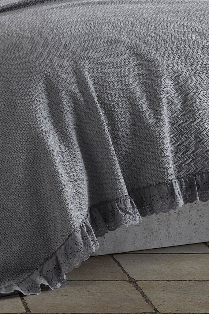 Lovatiesė su pagalvių užvalkalais ESTILA Grey, 220x240 cm, 3 dalių kaina ir informacija | Lovatiesės ir pledai | pigu.lt