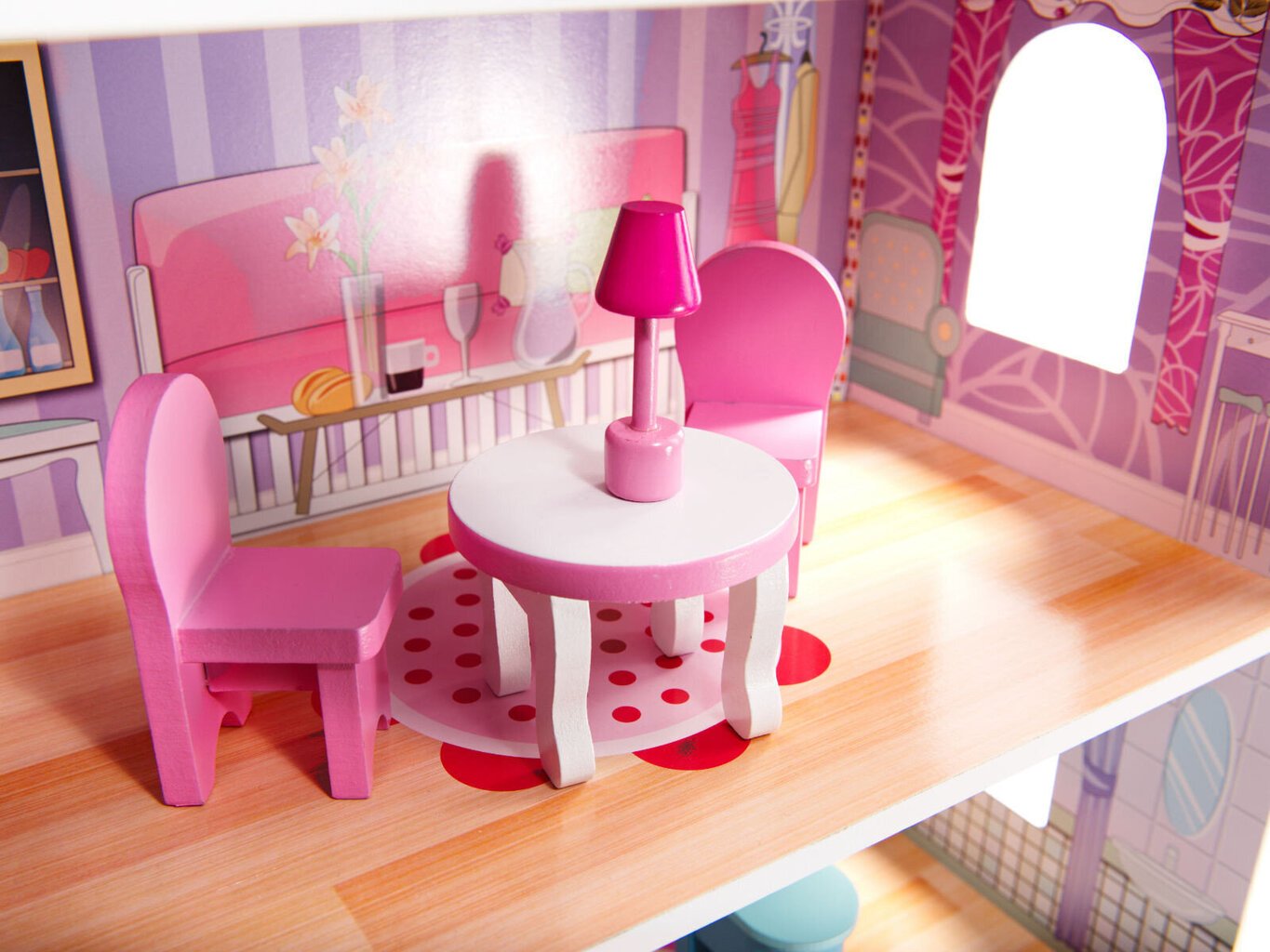 Medinis MDF lėlių namas su LED apšvietimu ir baldais, 70 cm kaina ir informacija | Žaislai mergaitėms | pigu.lt