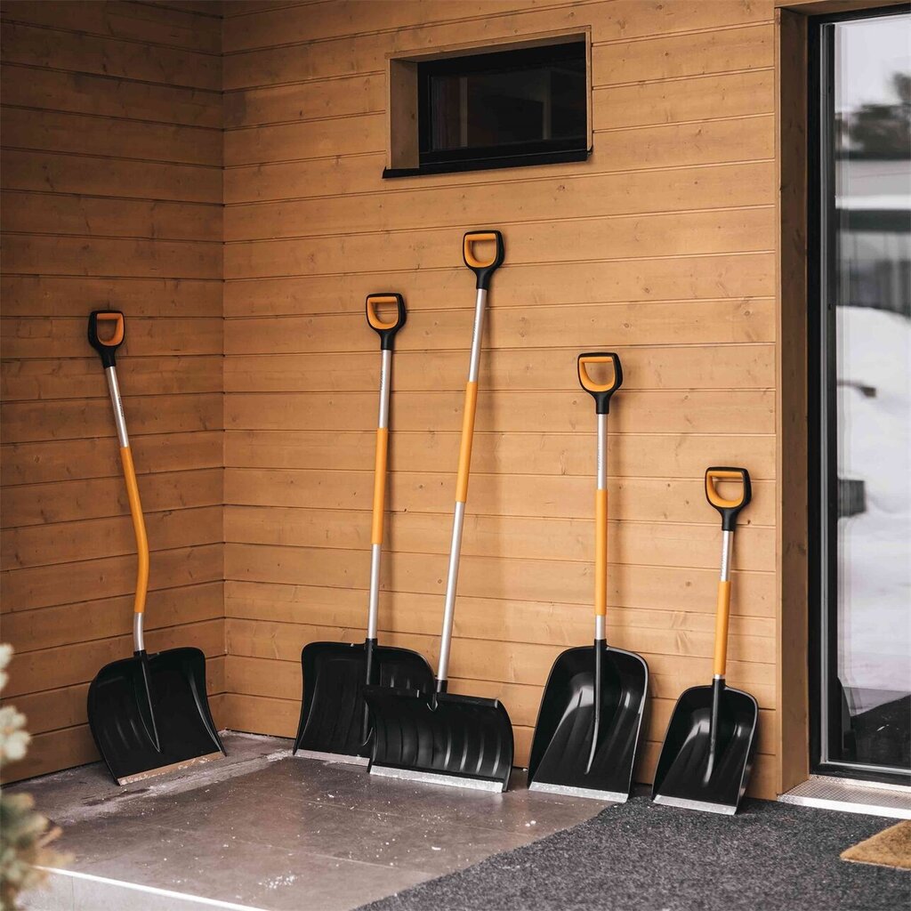 Sniego kastuvas Fiskars X-series kaina ir informacija | Sniego kastuvai, stūmikliai | pigu.lt