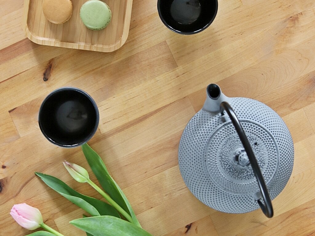 Japoniškų ketaus puodelių, arbatinuko ir padėkliuko rinkinys цена и информация | Taurės, puodeliai, ąsočiai | pigu.lt