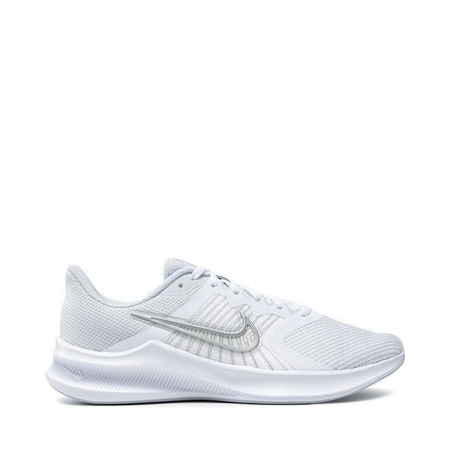 Moteriški sportbačiai Nike Downshifter 11 White Metallic Silver kaina ir informacija | Sportiniai bateliai, kedai moterims | pigu.lt