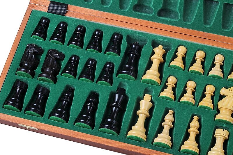 Medinė šachmatų lenta su figūrėlėmis цена и информация | Stalo žaidimai, galvosūkiai | pigu.lt