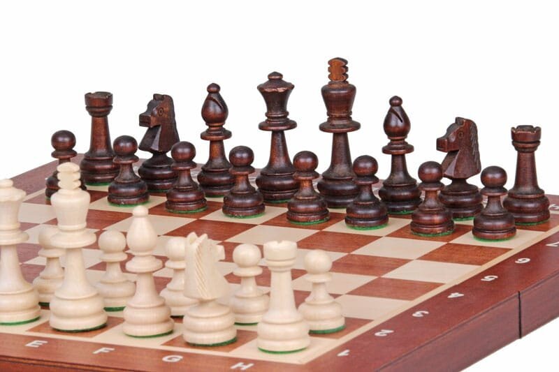 Šachmatų lenta su medinėmis sagomis Turnyras Nr.4 цена и информация | Stalo žaidimai, galvosūkiai | pigu.lt
