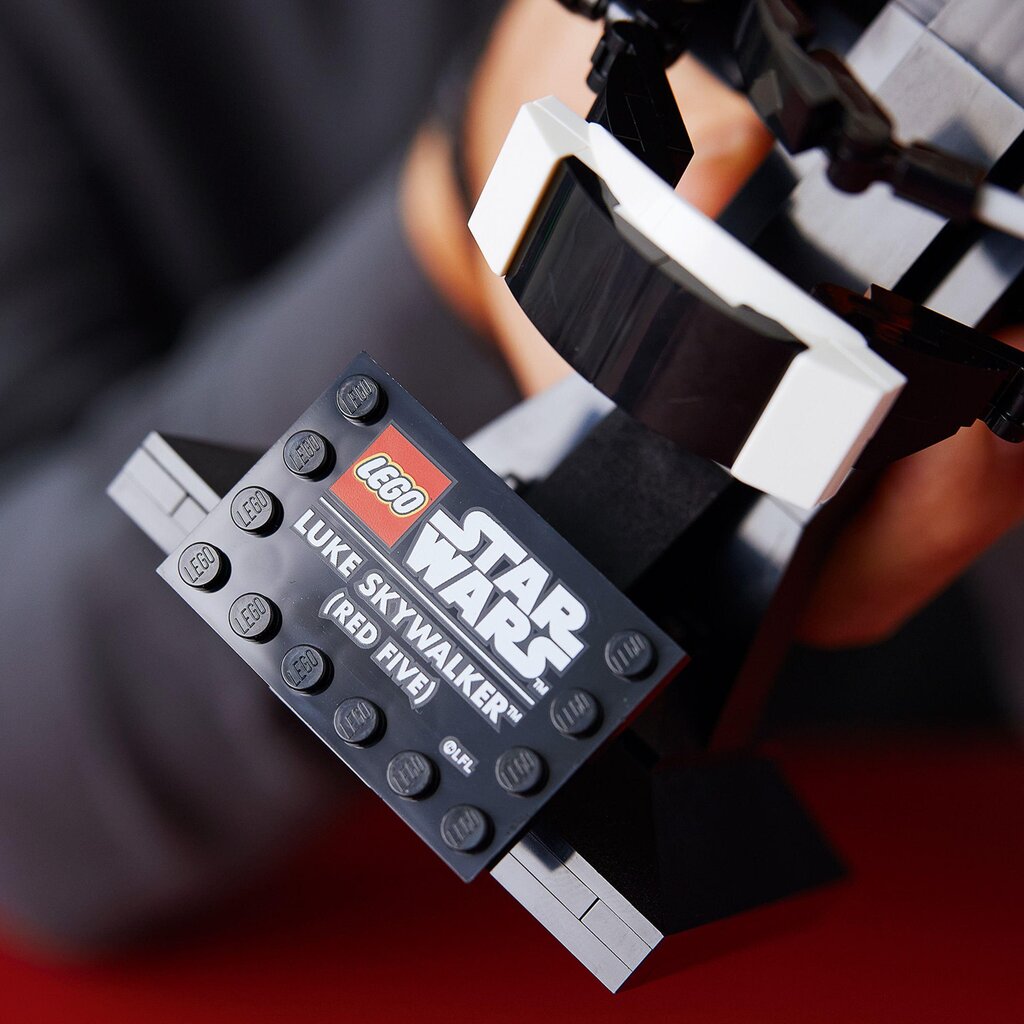 75327 LEGO® Star Wars Luke Skywalker (raudonojo penketo) šalmas цена и информация | Konstruktoriai ir kaladėlės | pigu.lt