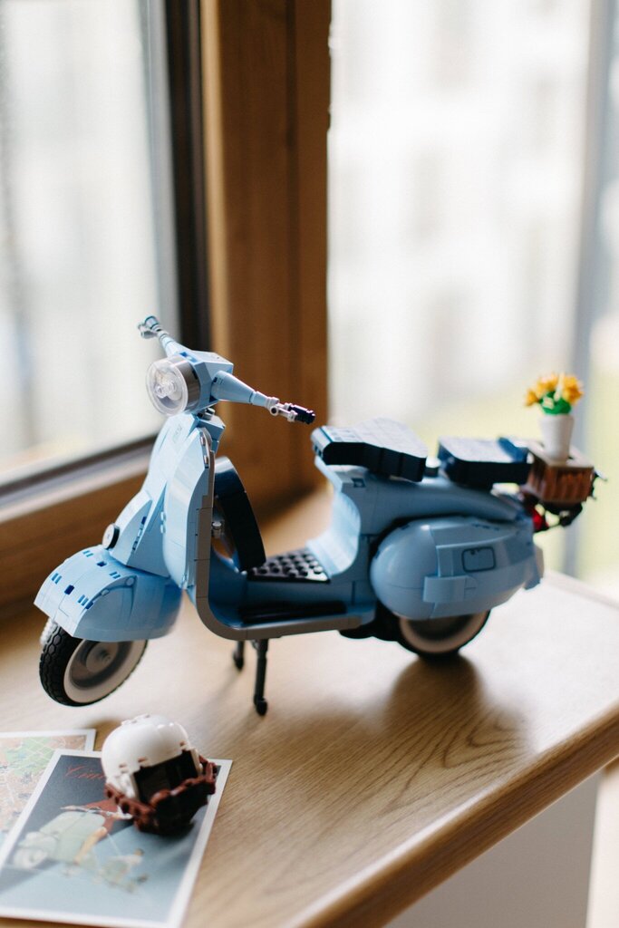 10298 LEGO® Icons Vespa 125 цена и информация | Konstruktoriai ir kaladėlės | pigu.lt