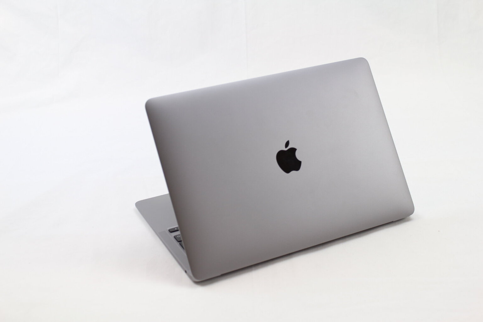 MacBook Air 2020 Retina 13" - M1 / 8GB / 256GB SSD / SWE / Space Gray kaina ir informacija | Nešiojami kompiuteriai | pigu.lt