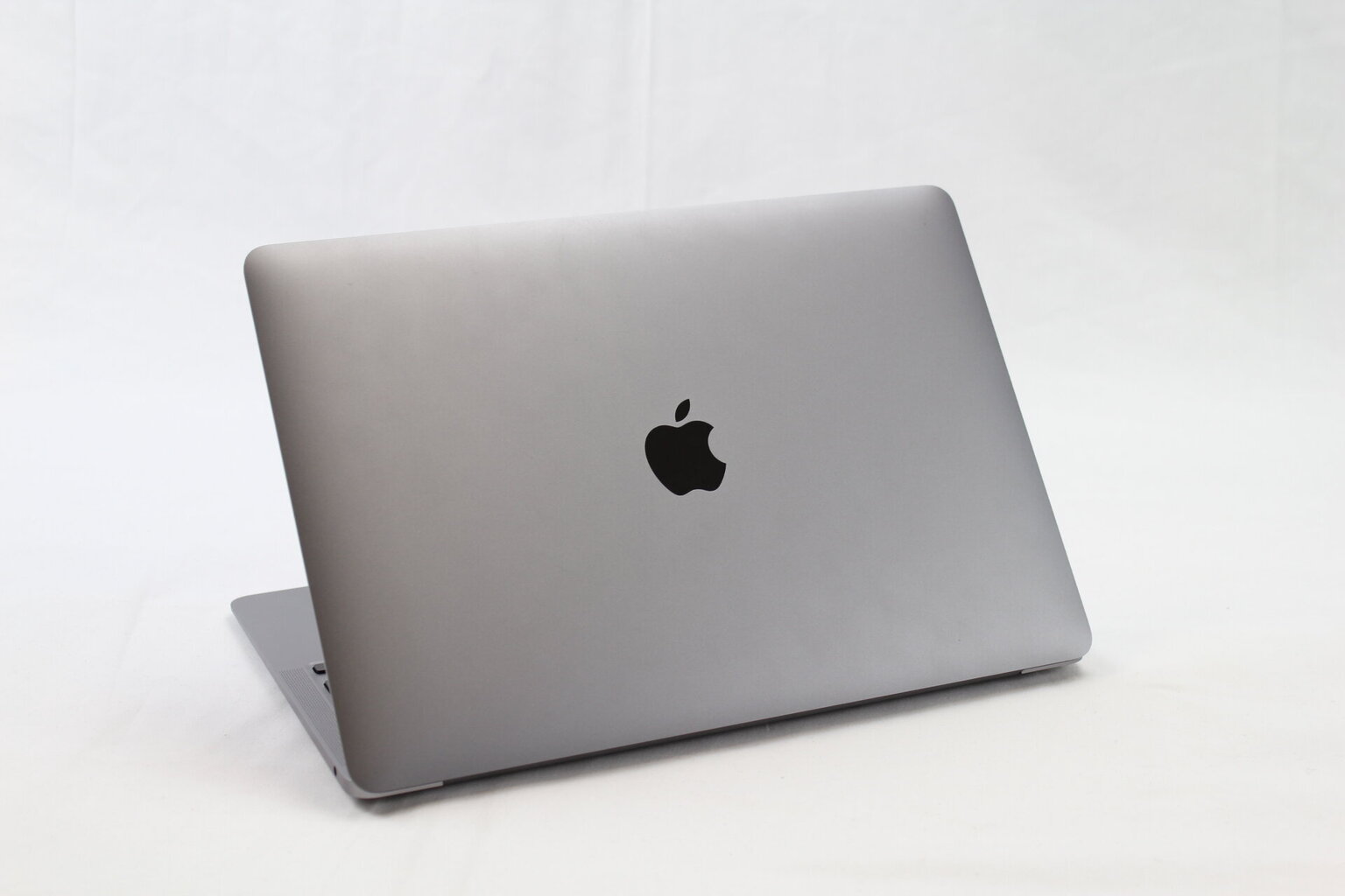 MacBook Air 2020 Retina 13" - Core i3 1.1GHz / 8GB / 256GB SSD / SWE / Space Gray (atnaujintas, būklė A) kaina ir informacija | Nešiojami kompiuteriai | pigu.lt