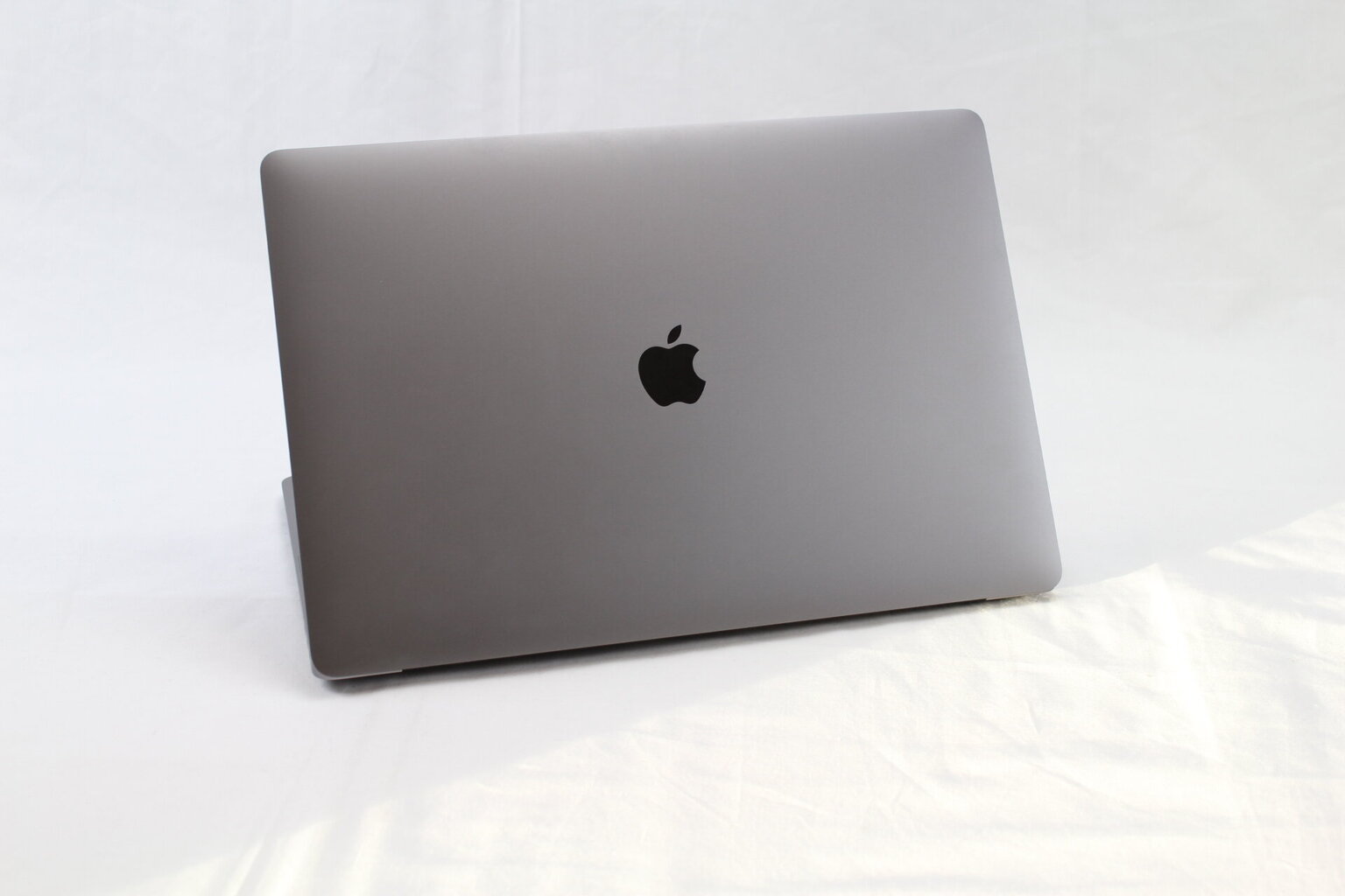 MacBook Pro 2019 Retina 16" 4xUSB-C - Core i7 2.6GHz / 16GB / 512GB SSD / SWE / Space Gray kaina ir informacija | Nešiojami kompiuteriai | pigu.lt