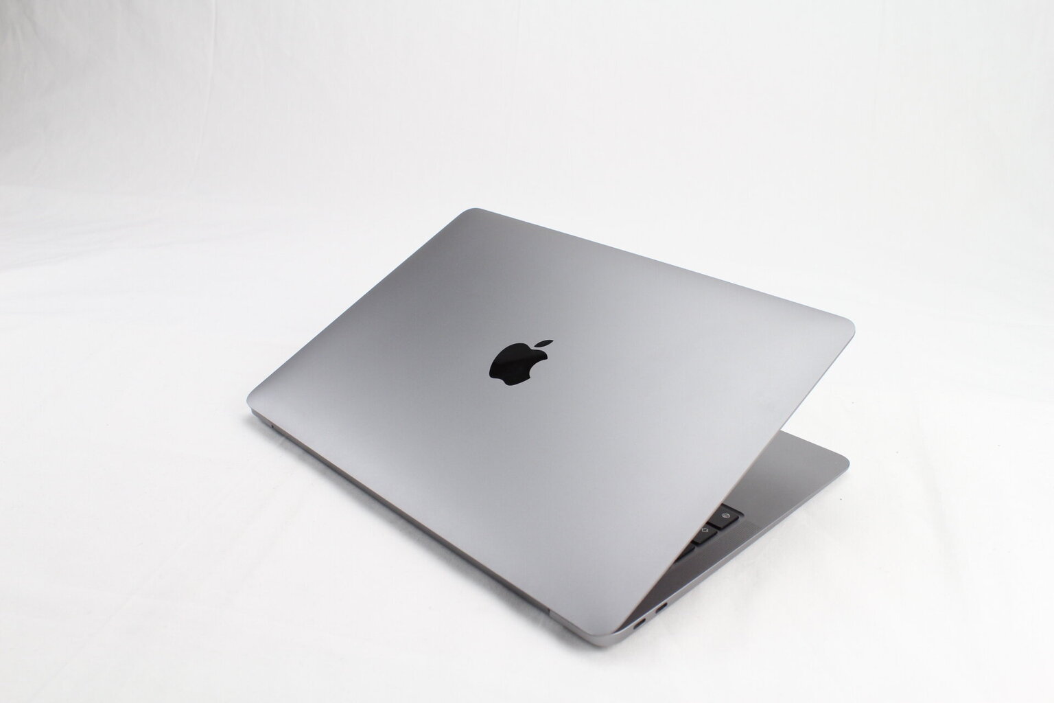 MacBook Air 2020 Retina 13" - M1 / 8GB / 256GB SSD / SWE / Space Gray kaina ir informacija | Nešiojami kompiuteriai | pigu.lt