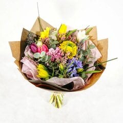 Puokštė Pavasariniai žiedai цена и информация | Живые цветы  | pigu.lt