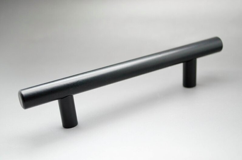 Metalinė rankena "Semplice", juoda 128mm kaina ir informacija | Baldų rankenėlės | pigu.lt