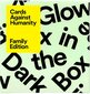 Cards Against Humanity – Family Edition: Glow In The Dark Box kaina ir informacija | Stalo žaidimai, galvosūkiai | pigu.lt