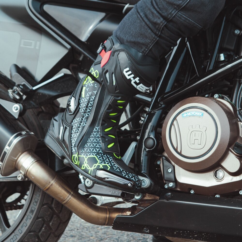 Vyriški moto batai W-TEC Reaper - Black-Green kaina ir informacija | Moto batai | pigu.lt