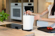 Vialli Design popierinių rankšluosčių laikiklis Livio, baltas/juodas kaina ir informacija | Virtuvės įrankiai | pigu.lt