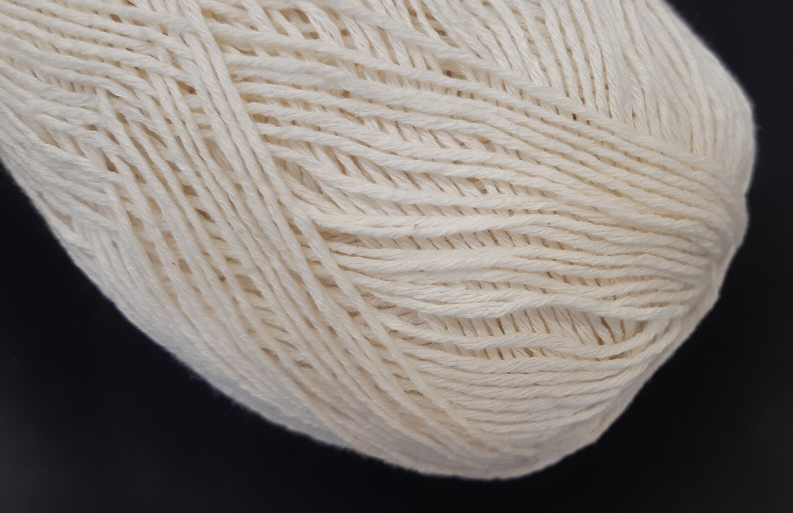 Mezgimo siūlai Lanoso Natural Cotton; spalva balta 901L kaina ir informacija | Mezgimui | pigu.lt