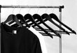 Medinė pakaba RONDO, rinkinyje 10 vnt. juoda kaina ir informacija | Pakabos, maišai drabužiams | pigu.lt