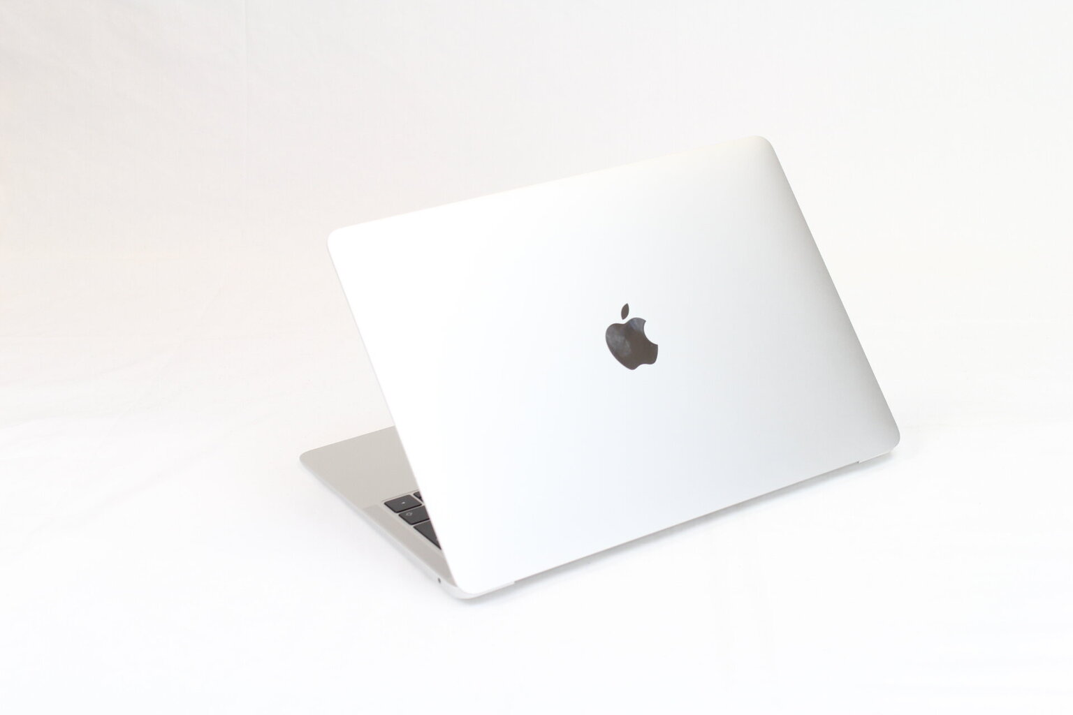 MacBook Air 2019 Retina 13" - Core i5 1.6GHz / 8GB / 256GB SSD / INT / Silver (atnaujintas, būklė A) kaina ir informacija | Nešiojami kompiuteriai | pigu.lt