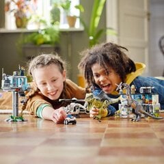 76949 LEGO® Jurassic World Атака гиганотозавра и теризинозавра цена и информация | Конструкторы и кубики | pigu.lt