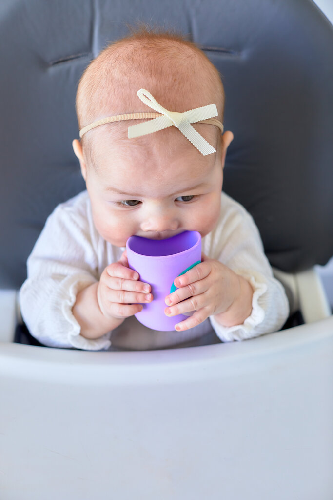 Silikoninis kūdikio mokymosi puodelis (118ml) kaina ir informacija | Kūdikių indai, indeliai pienui ir įrankiai | pigu.lt