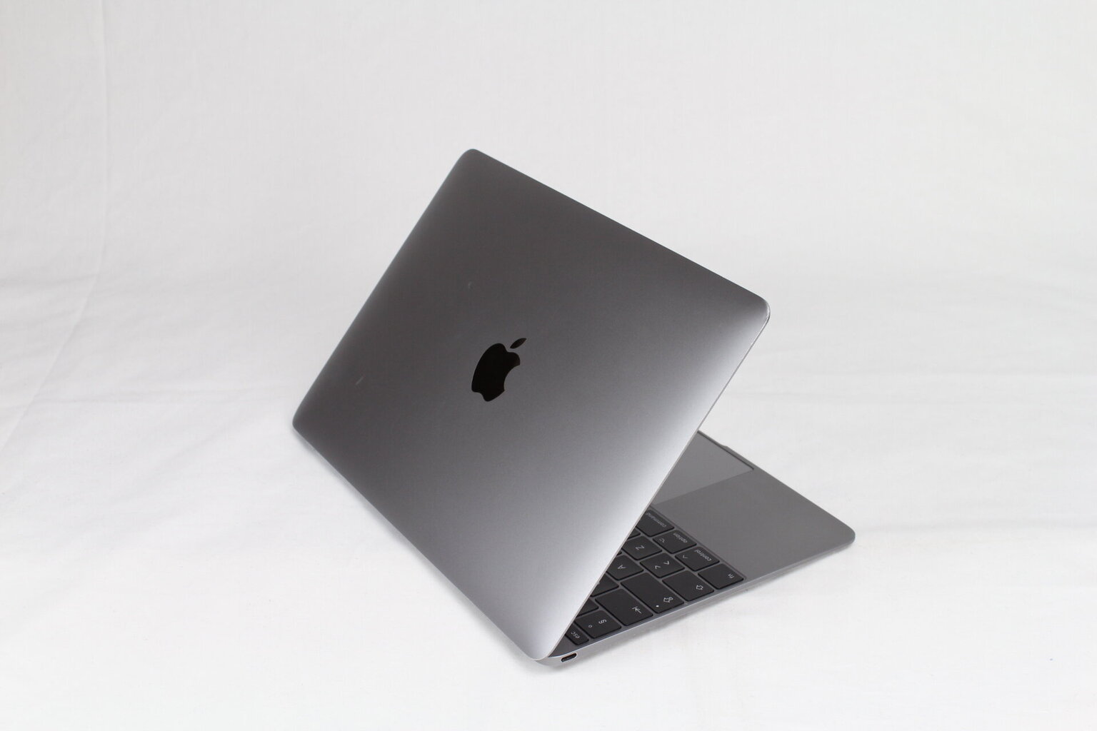 MacBook 2017 Retina 12" - Core m3 1.2GHz / 8GB / 256GB SSD / SWE / Space Gray (atnaujintas, būklė A) kaina ir informacija | Nešiojami kompiuteriai | pigu.lt