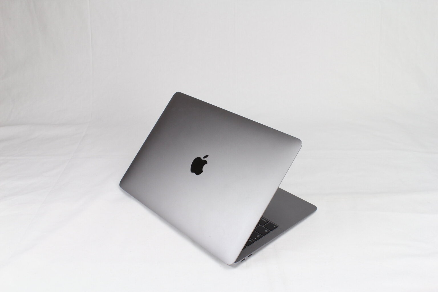 MacBook Air 2019 Retina 13" - Core i5 1.6GHz / 8GB / 128GB SSD / SWE / Space Gray (atnaujintas, būklė A) kaina ir informacija | Nešiojami kompiuteriai | pigu.lt