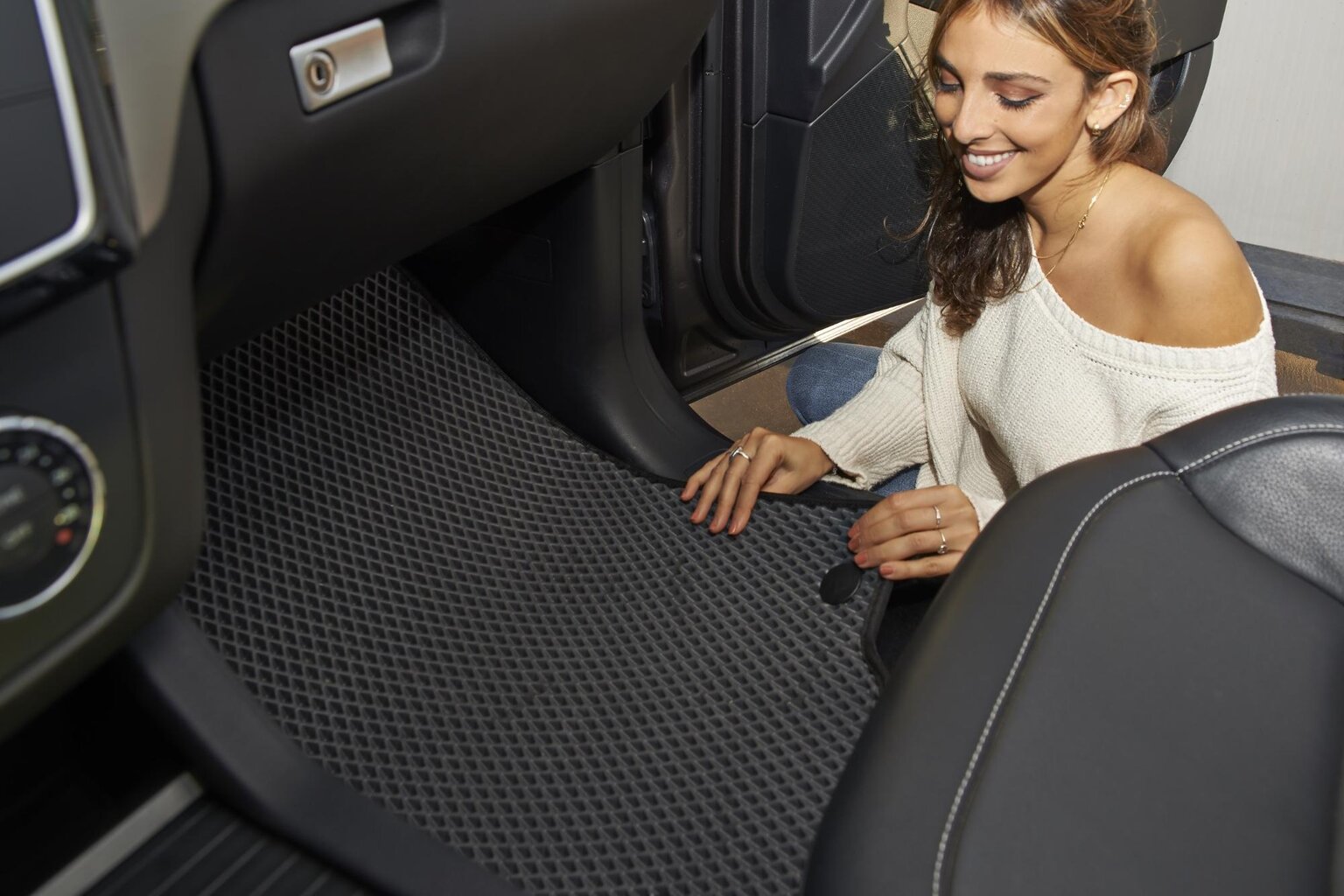 Guminiai polimeriniai kilimėliai Mercedes Benz EQA-class 2021-> kaina ir informacija | Modeliniai guminiai kilimėliai | pigu.lt