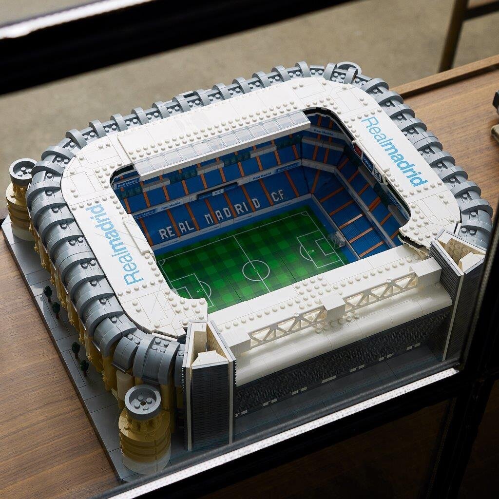 10299 LEGO® ICONS „Real Madrid“ stadionas – Santiago Bernabéu kaina ir informacija | Konstruktoriai ir kaladėlės | pigu.lt