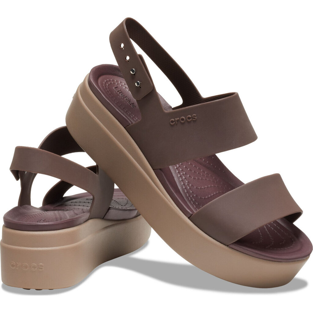 Basutės moterims Crocs™ Brooklyn Low Wedge 200409, rudos kaina ir informacija | Basutės moterims | pigu.lt