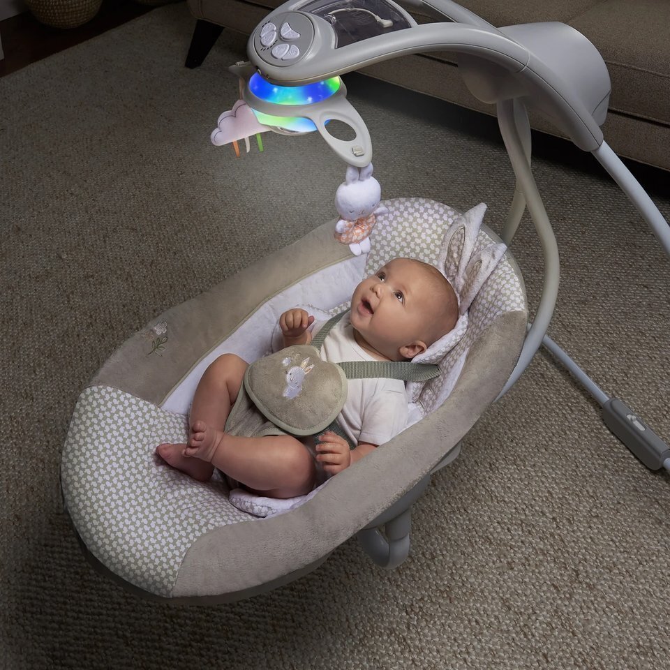 Interaktyvus kūdikio gultukas-sūpuoklė - Ingenuity InLighten, pilkas kaina ir informacija | Gultukai ir sūpynės | pigu.lt