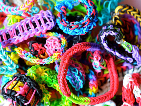 Spalvoto silikono apyrankių gaminimo rinkinys Rainbow Loom kaina ir informacija | Lavinamieji žaislai | pigu.lt