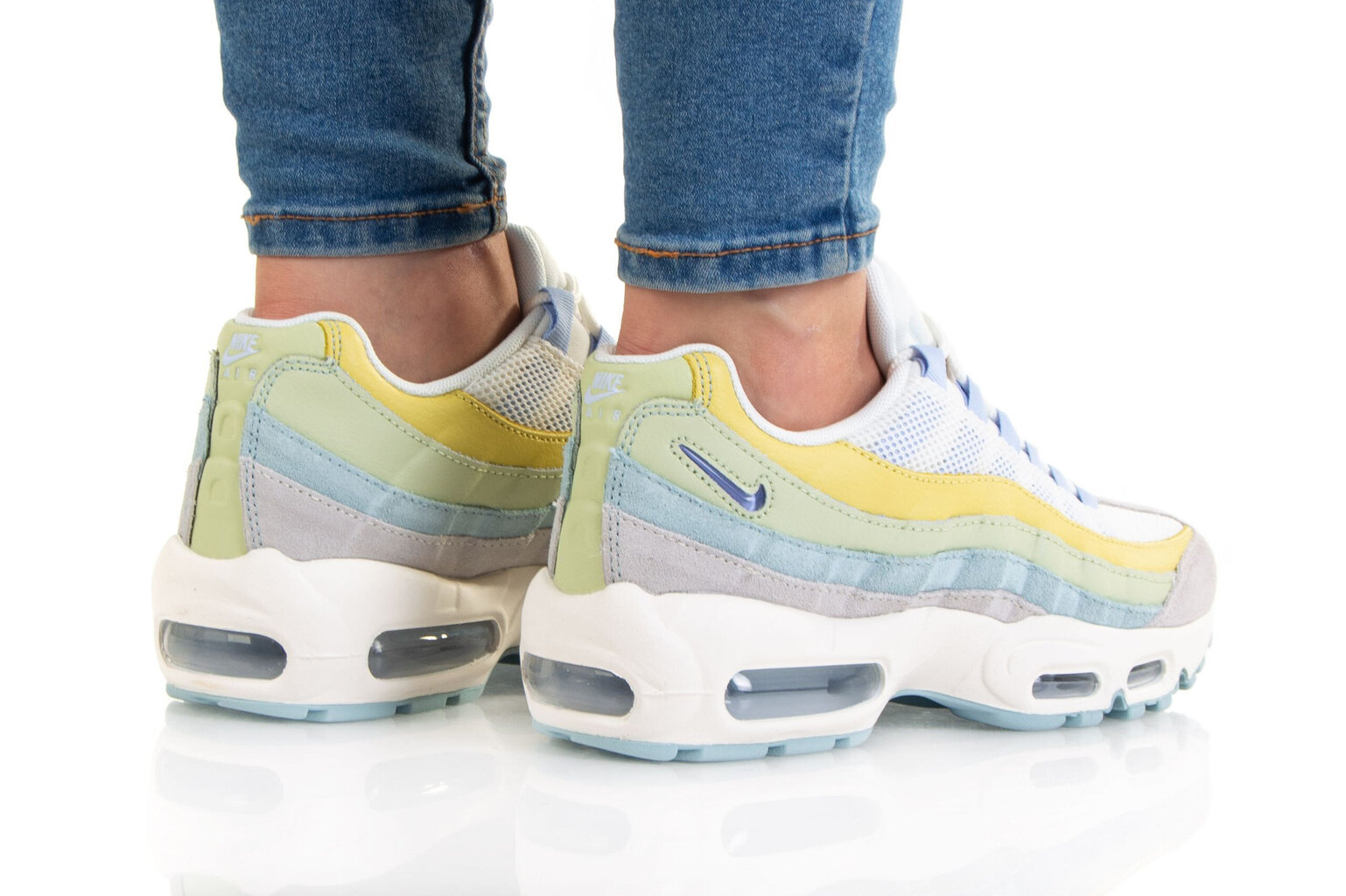 Sportiniai batai moterims Nike W Air Max 95 TM DR7867-100, įvairių spalvų цена и информация | Sportiniai bateliai, kedai moterims | pigu.lt