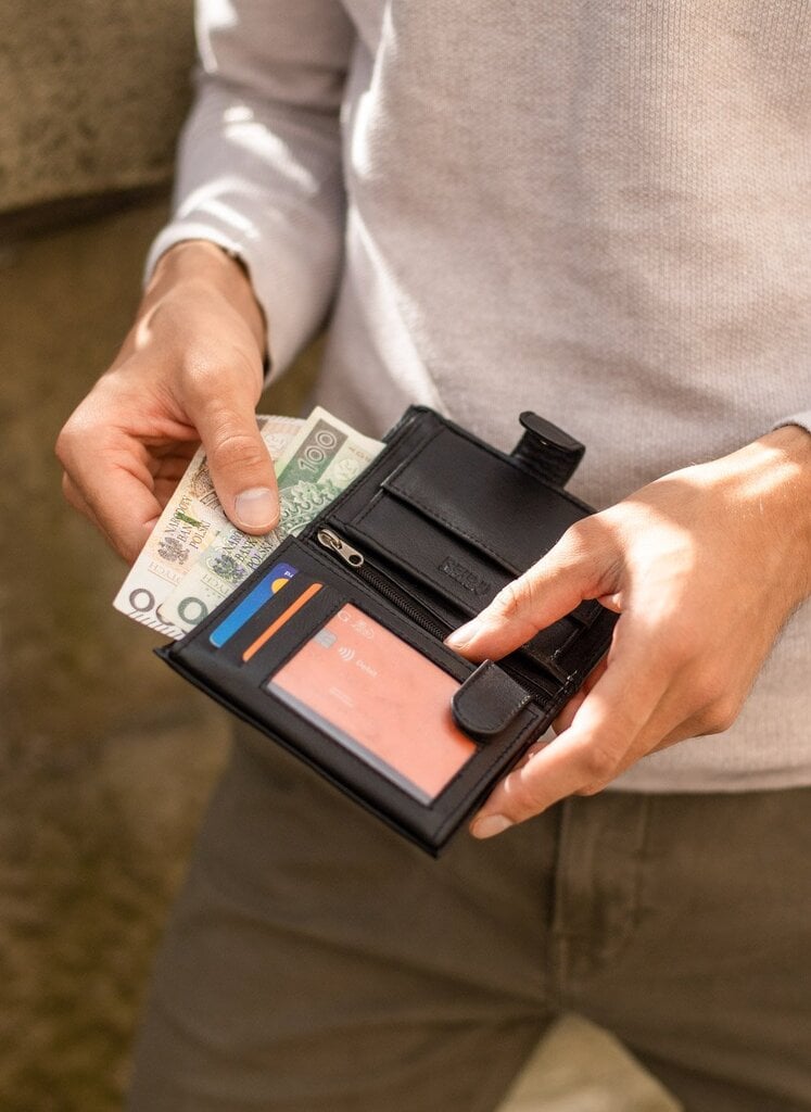 Vyriška odinė piniginė medinėje dėžutėje Stevens 326A, juoda kaina ir informacija | Vyriškos piniginės, kortelių dėklai | pigu.lt