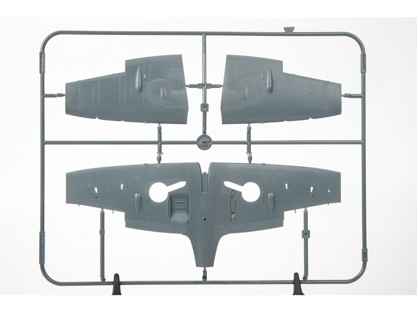 Konstruktorius Eduard - Spitfire Mk.IIb ProfiPack Edition, 1/48, 82154 цена и информация | Konstruktoriai ir kaladėlės | pigu.lt