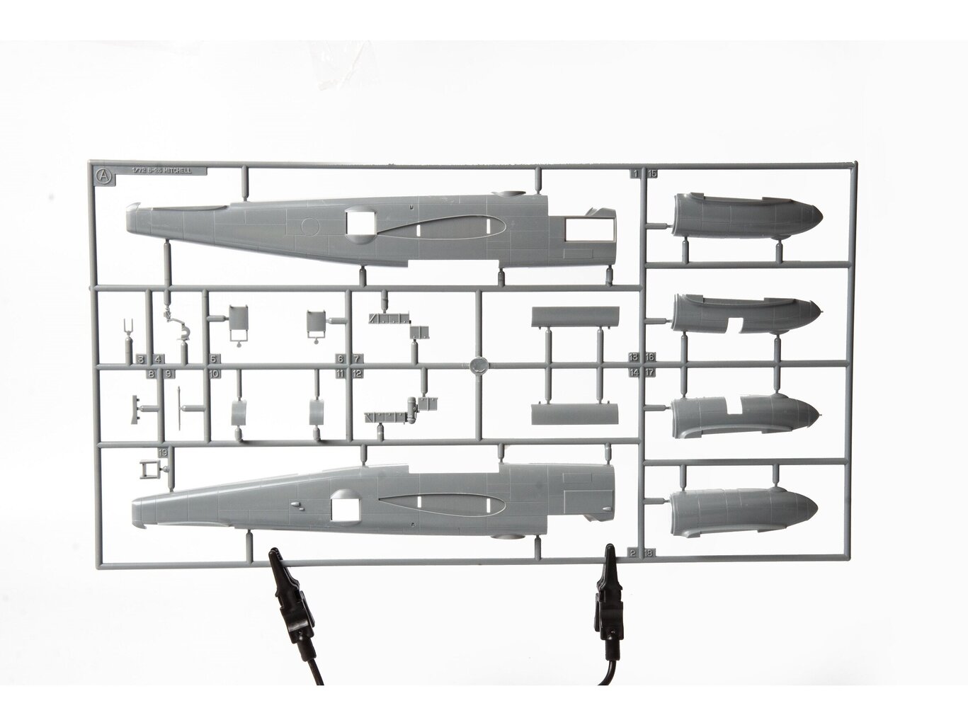 Konstruktorius Eduard - Gunns Bunny Limited Edition (North American B-25 Mitchell), 1/72, 2139 kaina ir informacija | Konstruktoriai ir kaladėlės | pigu.lt