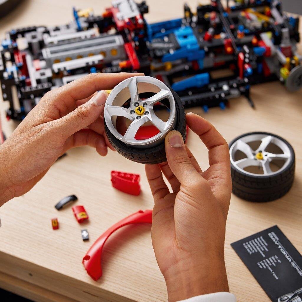 42143 LEGO® Technic Ferrari Daytona SP3 цена и информация | Konstruktoriai ir kaladėlės | pigu.lt