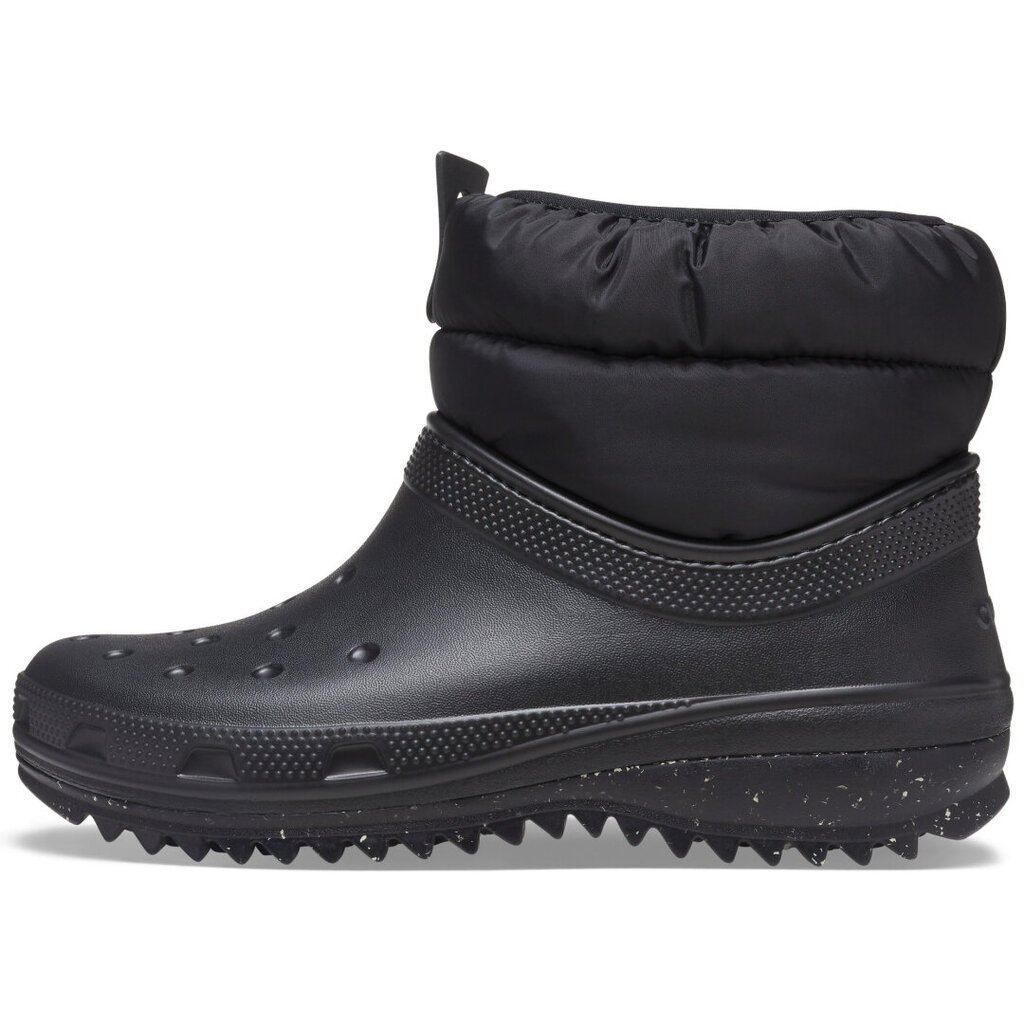 Laisvalaikio batai moterims Crocs™ Classic Neo Puff Shorty Boot, juodi kaina ir informacija | Aulinukai, ilgaauliai batai moterims | pigu.lt