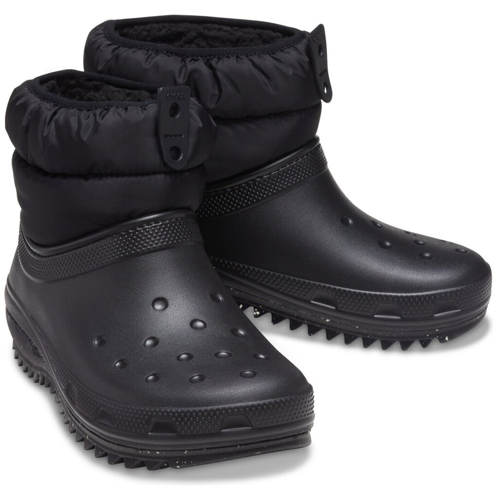 Laisvalaikio batai moterims Crocs™ Classic Neo Puff Shorty Boot, juodi цена и информация | Aulinukai, ilgaauliai batai moterims | pigu.lt