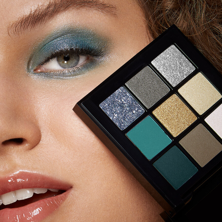 Akių šešėlių paletė Kiko Milano Glamour Multi Finish Eyeshadow Palette, 06 Green Vibes kaina ir informacija | Akių šešėliai, pieštukai, blakstienų tušai, serumai | pigu.lt