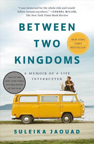 Between Two Kingdoms: A Memoir of a Life Interrupted цена и информация | Biografijos, autobiografijos, memuarai | pigu.lt