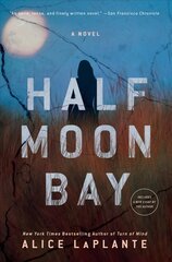 Half Moon Bay kaina ir informacija | Fantastinės, mistinės knygos | pigu.lt