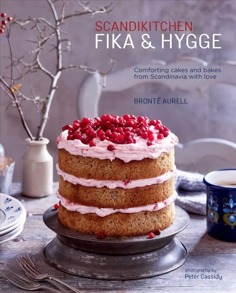 ScandiKitchen: Fika and Hygge: Comforting Cakes and Bakes from Scandinavia with Love kaina ir informacija | Receptų knygos | pigu.lt