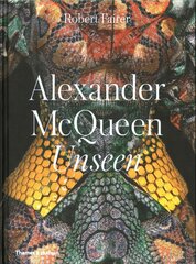 Alexander McQueen: Unseen: Unseen цена и информация | Книги о моде | pigu.lt